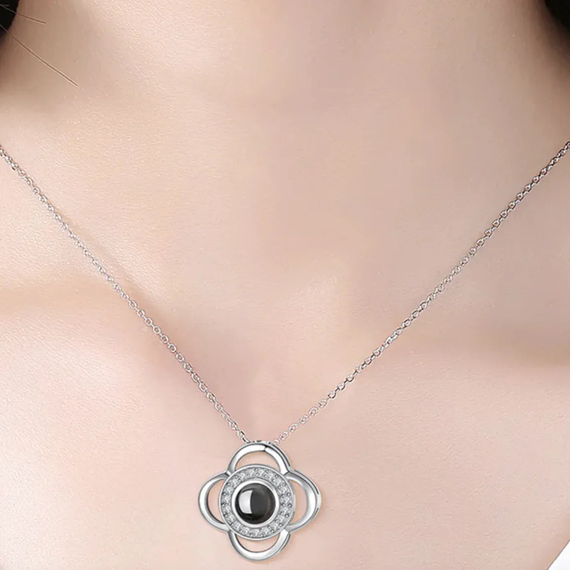 Collier dans Coffret Cadeau Rose Métallique