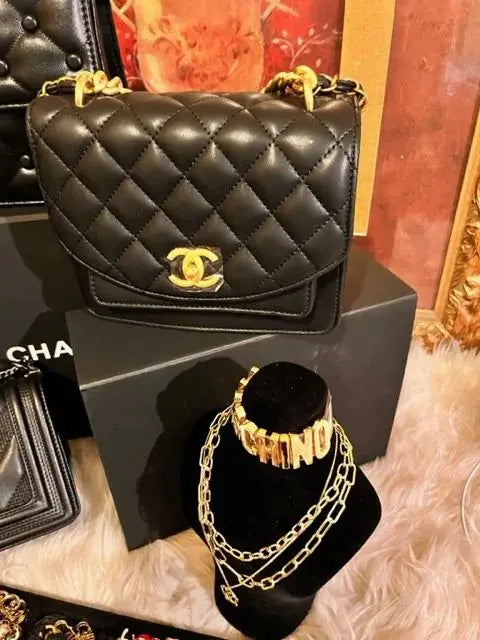 Chic Quilted Crossbody Bag
