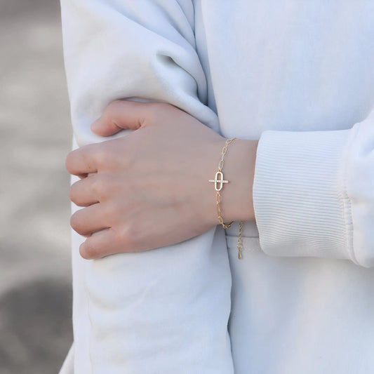 Lee Gold Clasp Bracelet